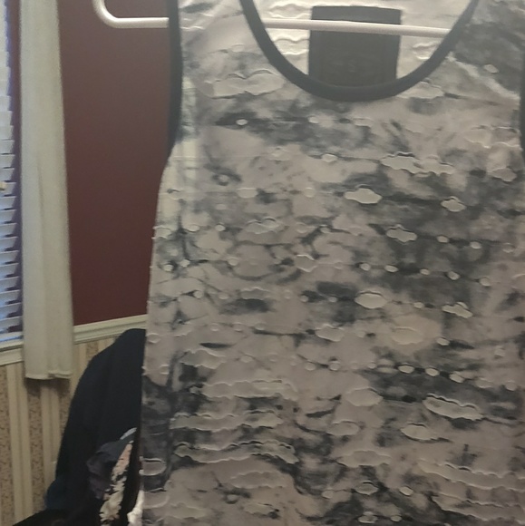 Tank top - Picture 2 of 4
